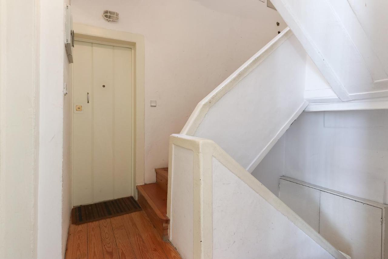 Charming And Stylish Downtown Apt In XIX Century Building ลิสบอน ภายนอก รูปภาพ