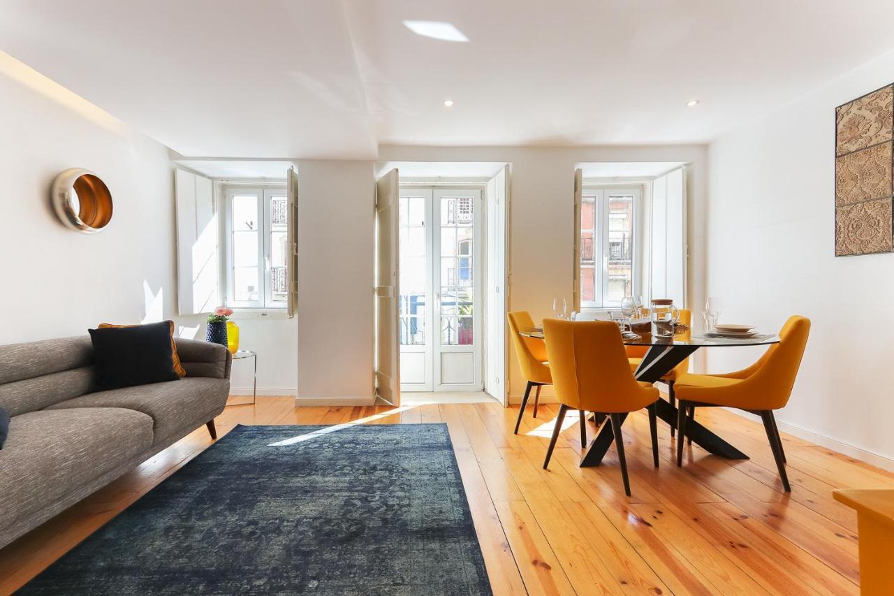 Charming And Stylish Downtown Apt In XIX Century Building ลิสบอน ภายนอก รูปภาพ
