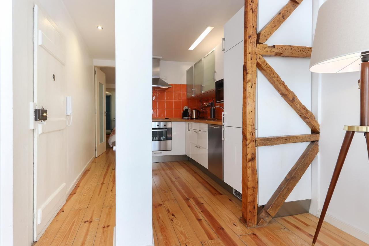 Charming And Stylish Downtown Apt In XIX Century Building ลิสบอน ภายนอก รูปภาพ