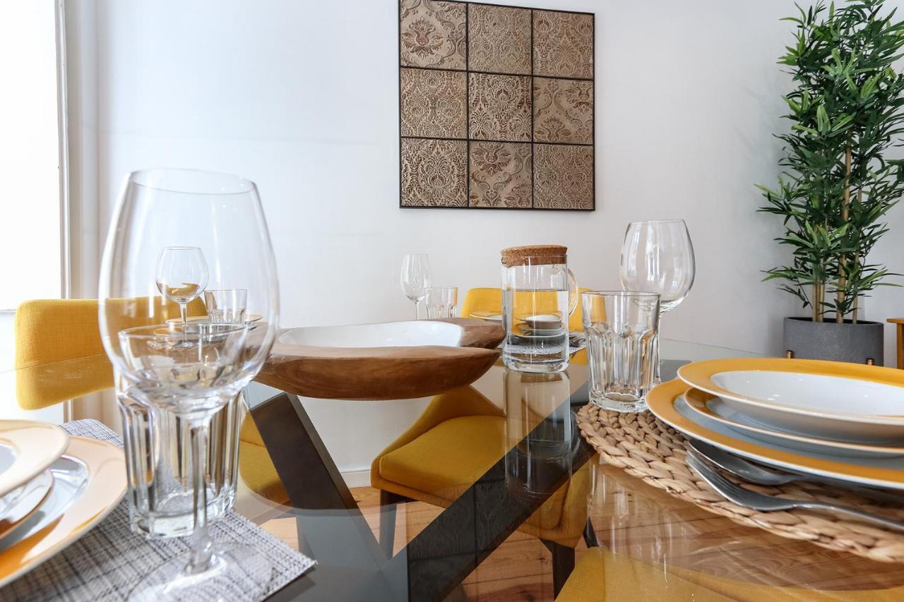 Charming And Stylish Downtown Apt In XIX Century Building ลิสบอน ภายนอก รูปภาพ