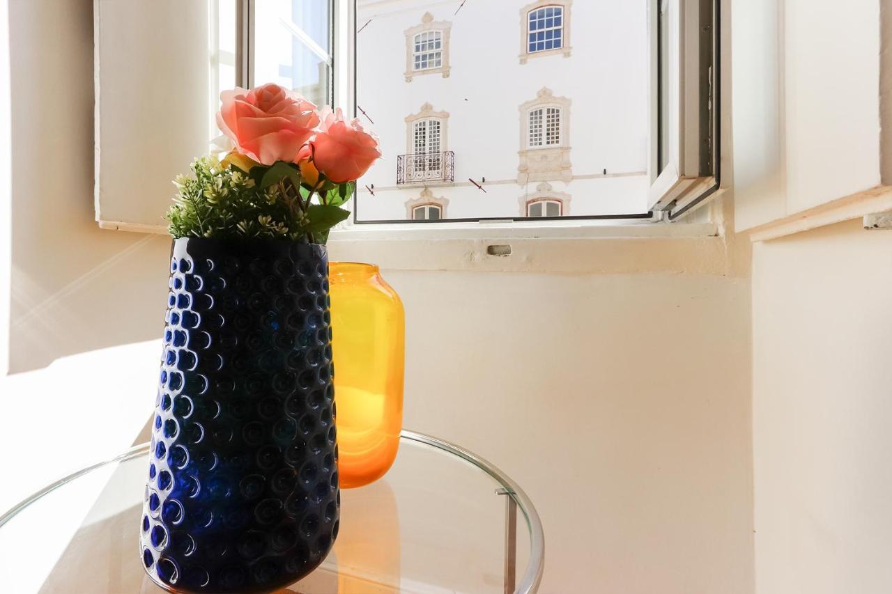 Charming And Stylish Downtown Apt In XIX Century Building ลิสบอน ภายนอก รูปภาพ