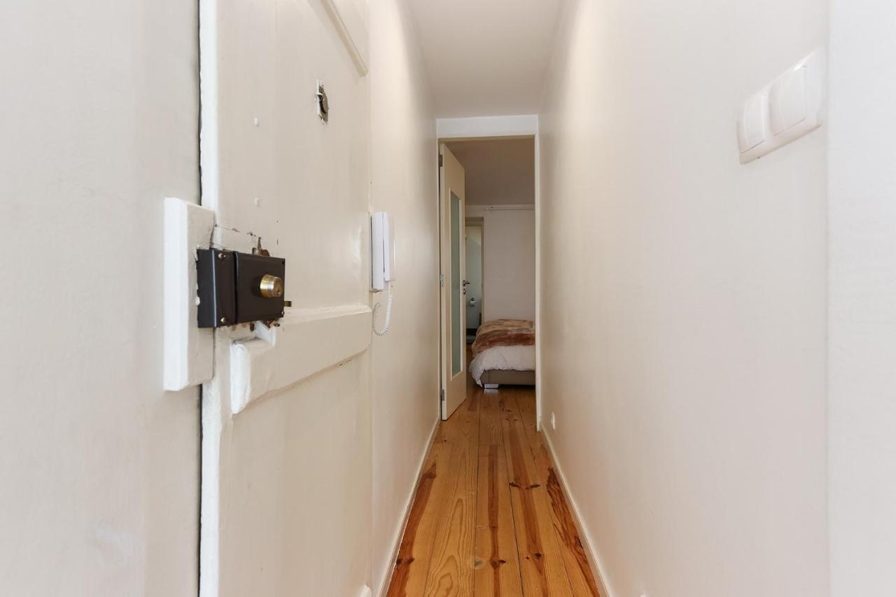 Charming And Stylish Downtown Apt In XIX Century Building ลิสบอน ภายนอก รูปภาพ